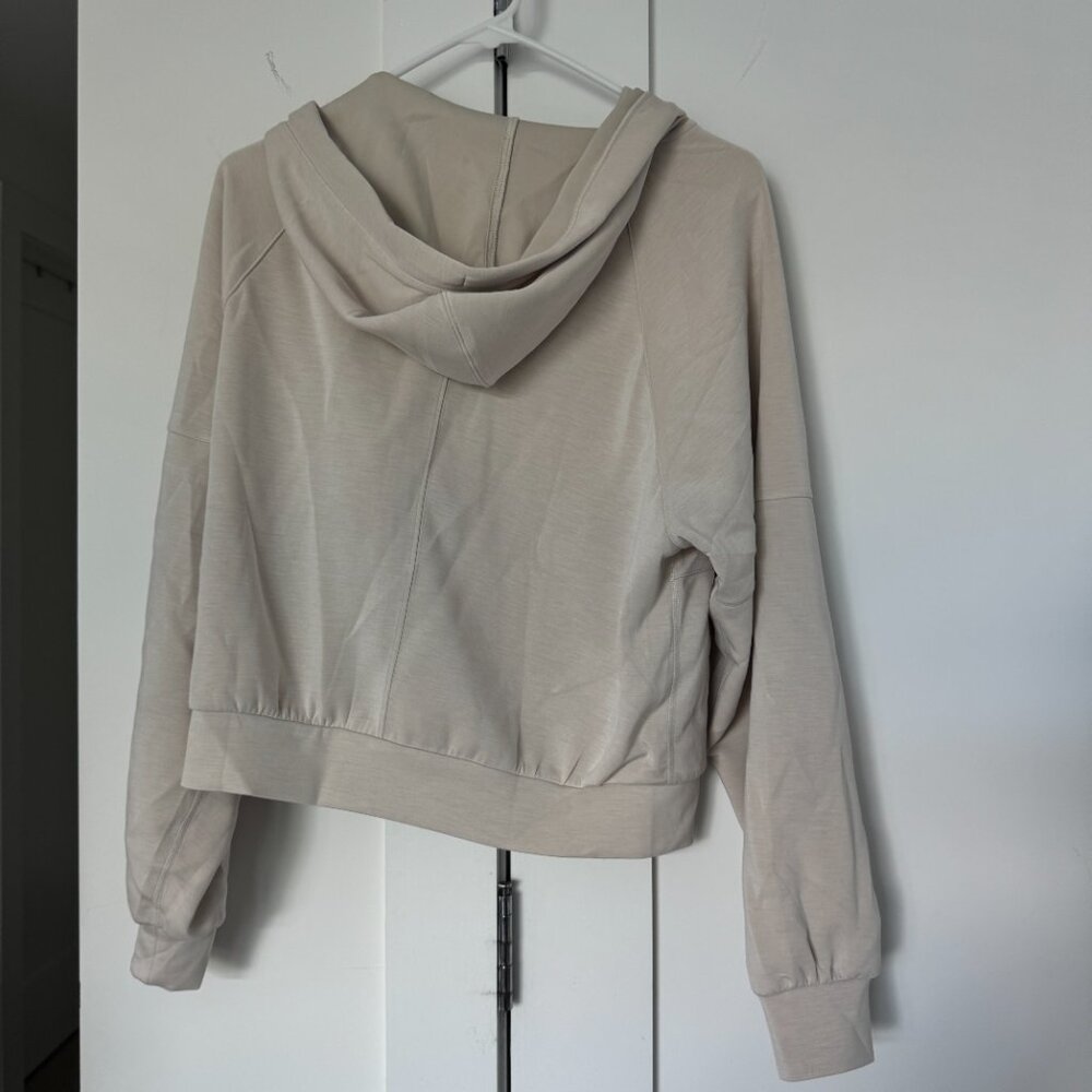 Prana Loungewear Set - White (Hoodie + Shorts) - Picture 3 of 4
